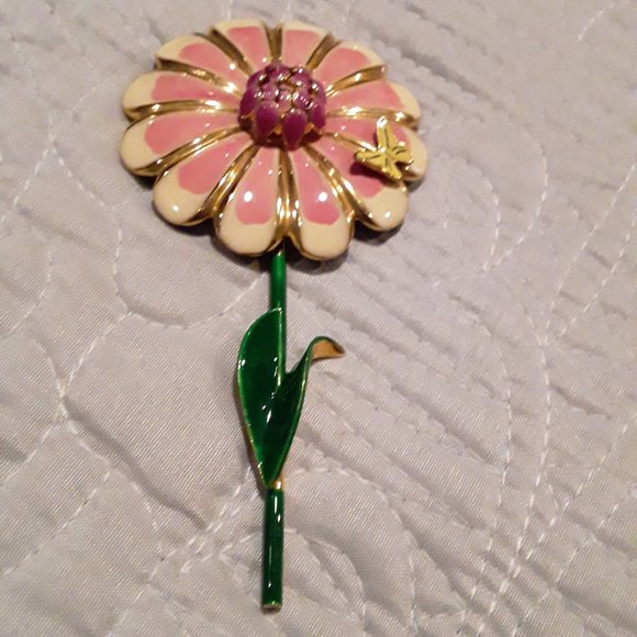 Jewelry - Flowered Brooch Vintage